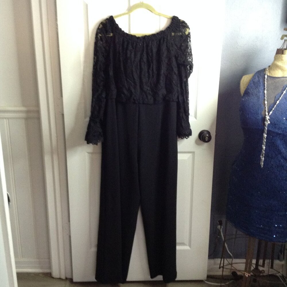 Adrianna Papell "16" Lacy Pantsuit/Jumper, Classy and Classic, Black, 3/4 Sleeve - Picture 2 of 5